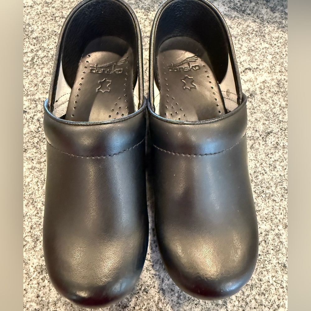 Dansko Women's Black Leather Mules
